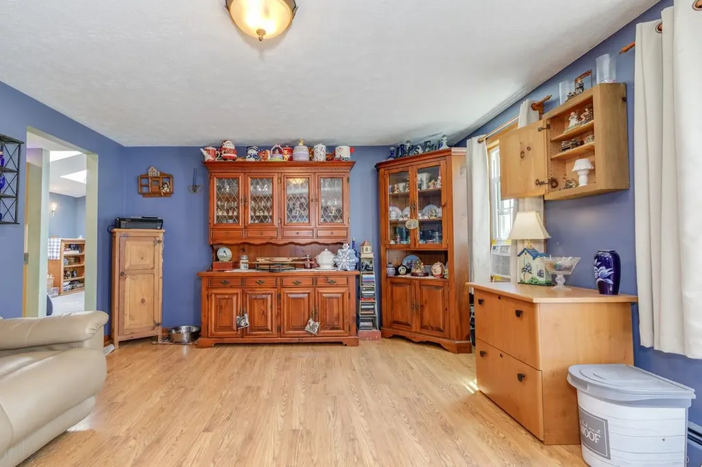 4 Elijah Hill Lane Londonderry NH 03053