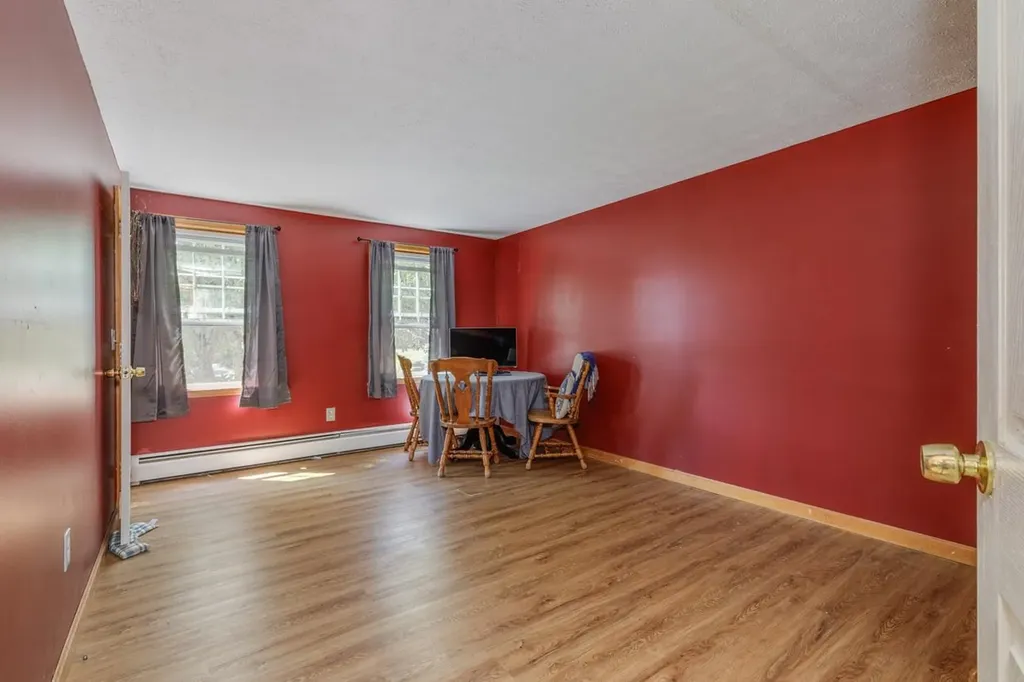 4 Elijah Hill Lane Londonderry NH 03053