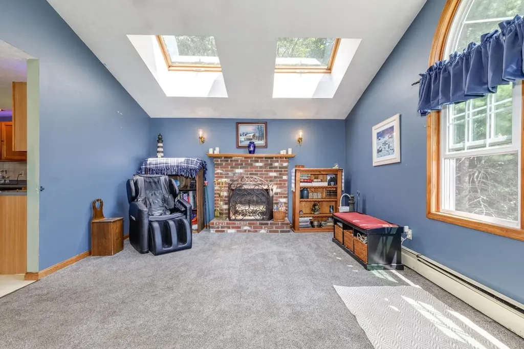 4 Elijah Hill Lane Londonderry NH 03053