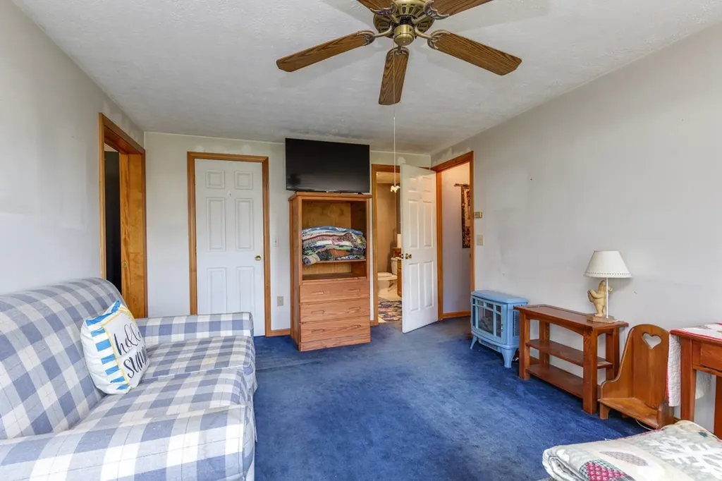 4 Elijah Hill Lane Londonderry NH 03053