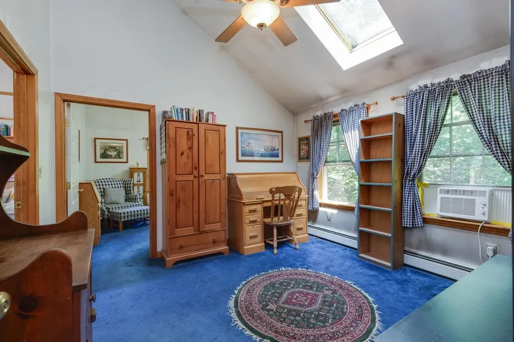 4 Elijah Hill Lane Londonderry NH 03053