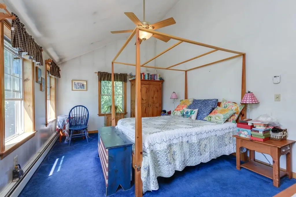 4 Elijah Hill Lane Londonderry NH 03053