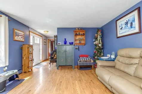 4 Elijah Hill Lane Londonderry NH 03053