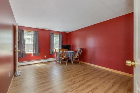 4 Elijah Hill Lane Londonderry NH 03053