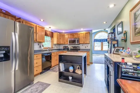 4 Elijah Hill Lane Londonderry NH 03053