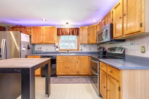 4 Elijah Hill Lane Londonderry NH 03053