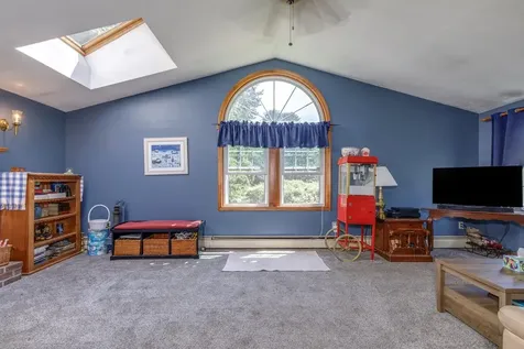 4 Elijah Hill Lane Londonderry NH 03053