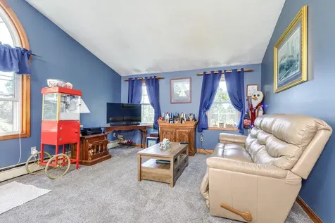 4 Elijah Hill Lane Londonderry NH 03053