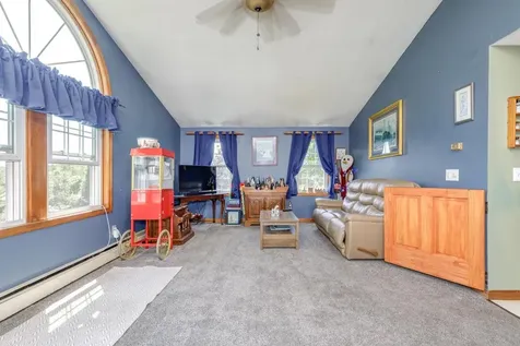 4 Elijah Hill Lane Londonderry NH 03053