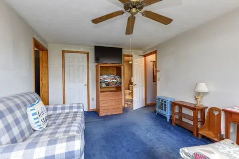 4 Elijah Hill Lane Londonderry NH 03053