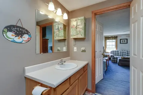 4 Elijah Hill Lane Londonderry NH 03053