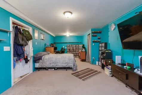 4 Elijah Hill Lane Londonderry NH 03053