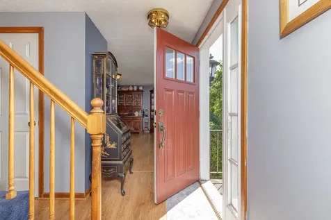 4 Elijah Hill Lane Londonderry NH 03053