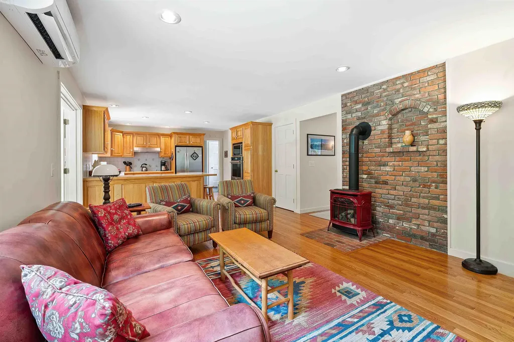 282 Brookside Drive New London NH 03257