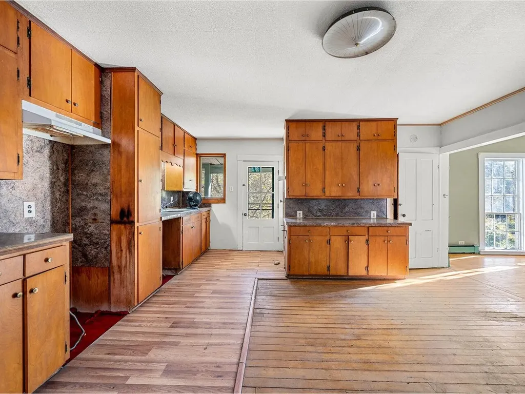 4457 Vt Route 14 Royalton VT 05068