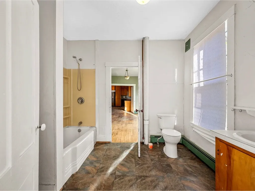 4457 Vt Route 14 Royalton VT 05068