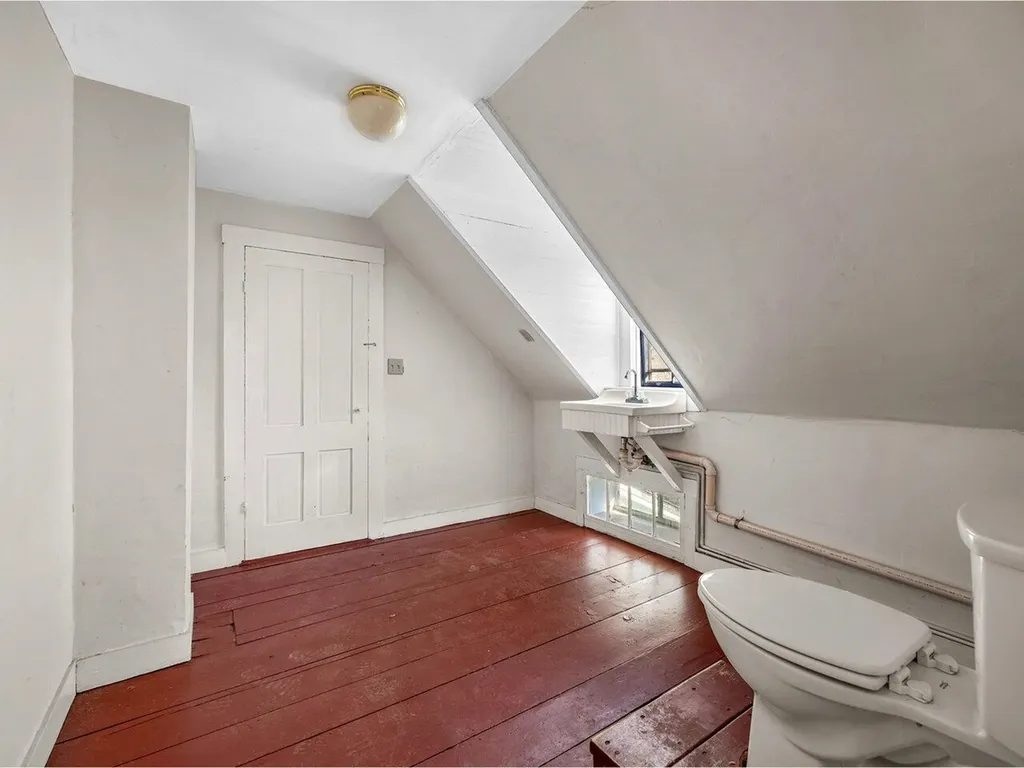 4457 Vt Route 14 Royalton VT 05068