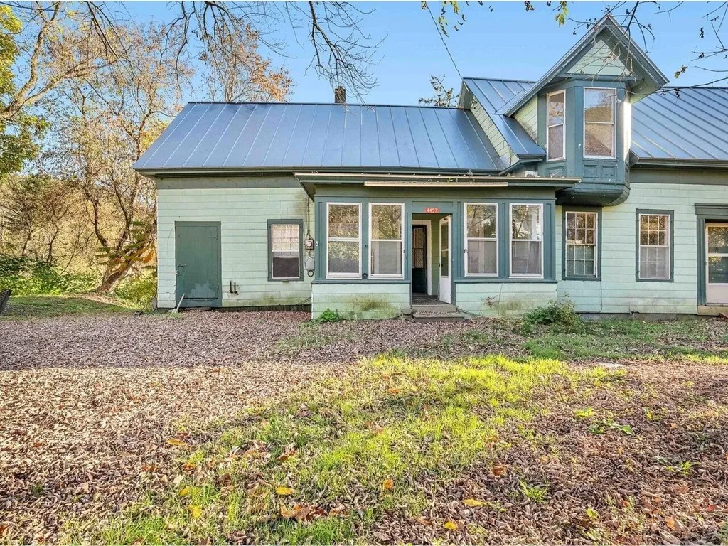 4457 Vt Route 14 Royalton VT 05068