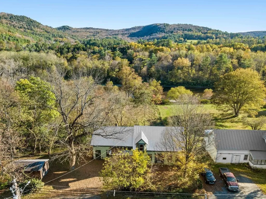 4457 Vt Route 14 Royalton VT 05068