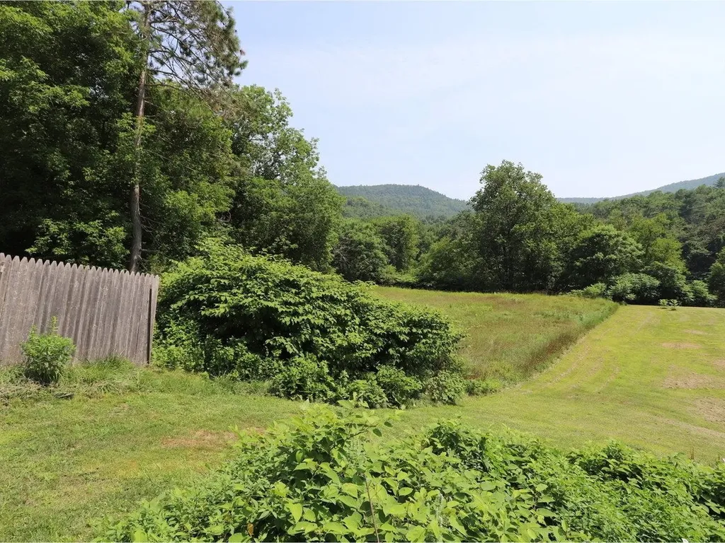4457 Vt Route 14 Royalton VT 05068