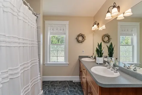 95 Coyote Lane Williston VT 05495