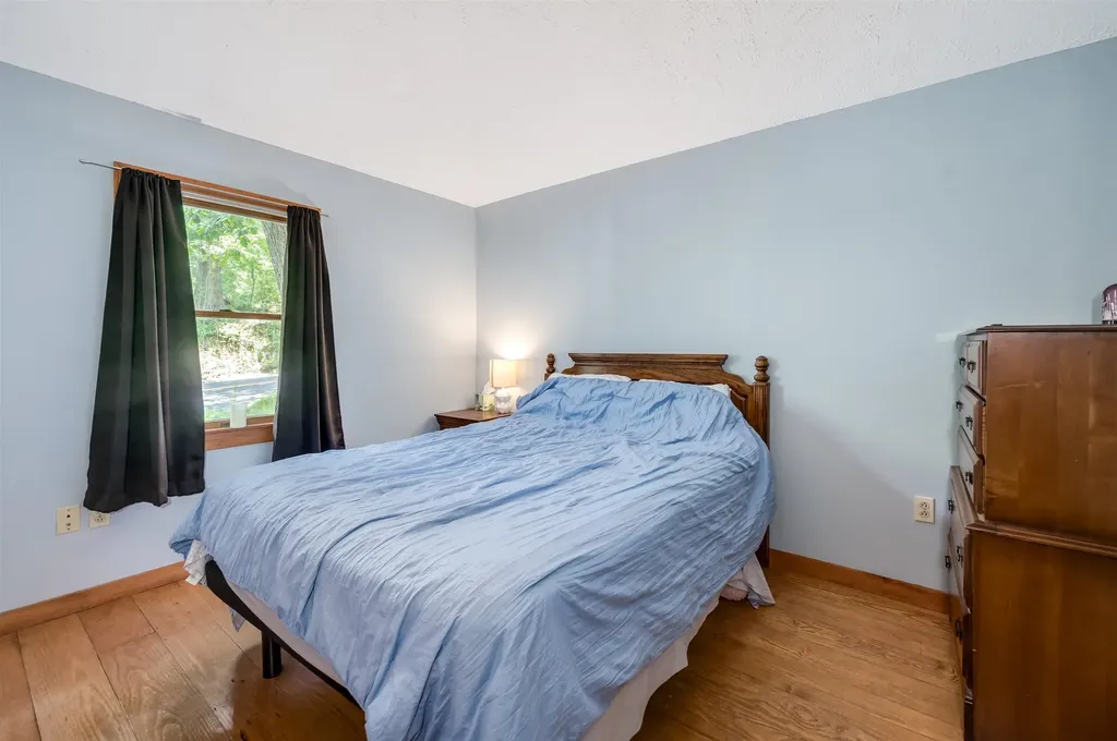 220 Chester Road Auburn NH 03032
