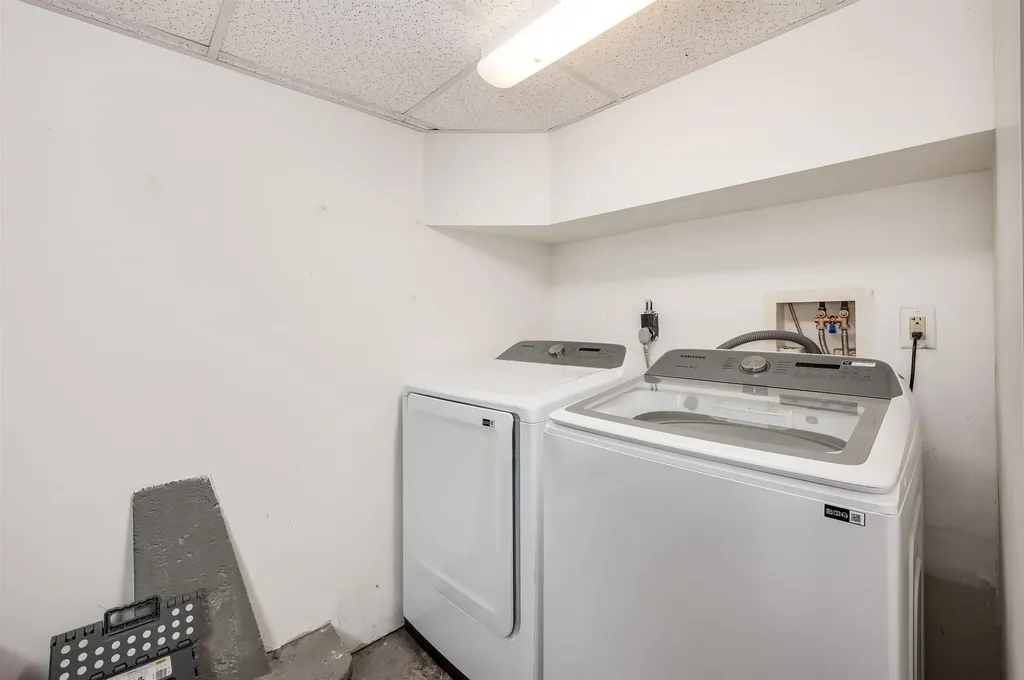220 Chester Road Auburn NH 03032