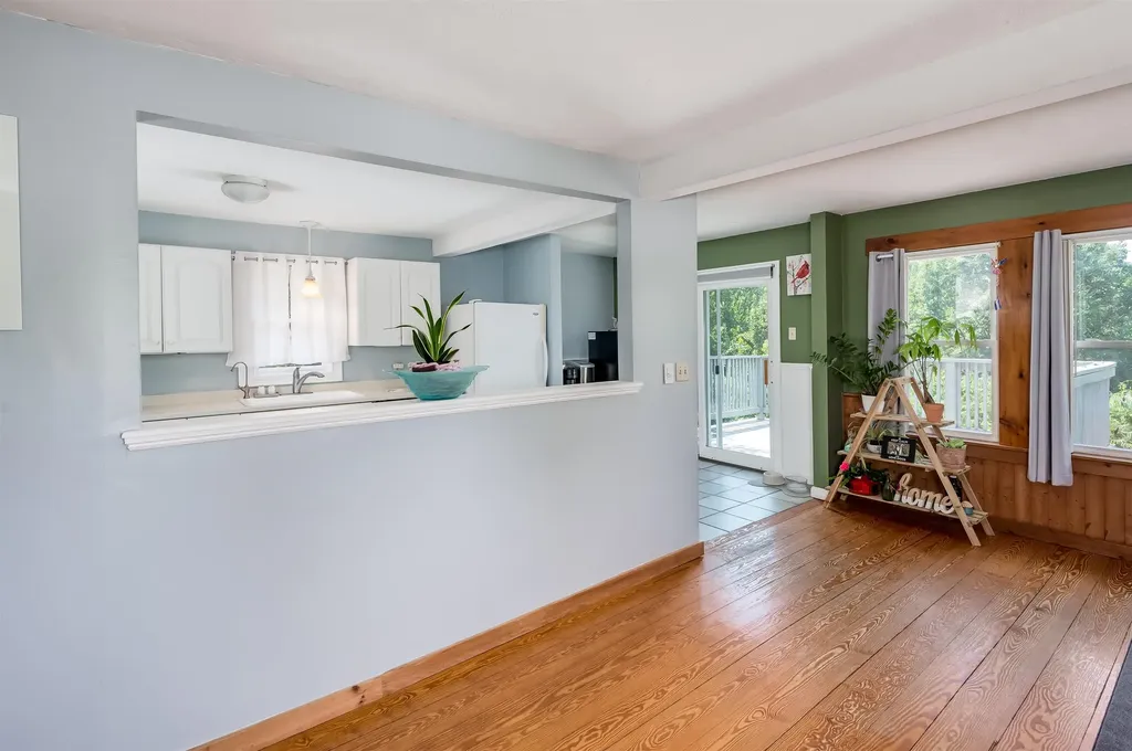 220 Chester Road Auburn NH 03032