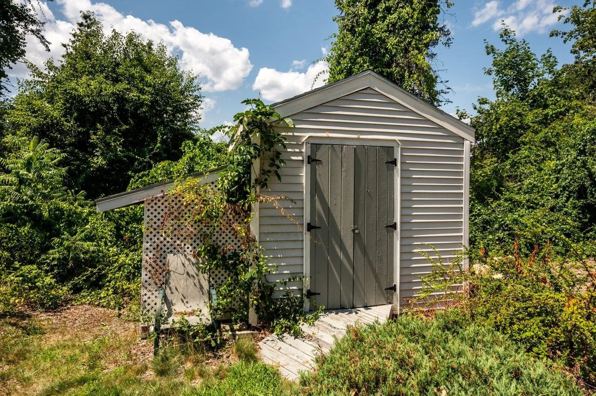 220 Chester Road Auburn NH 03032