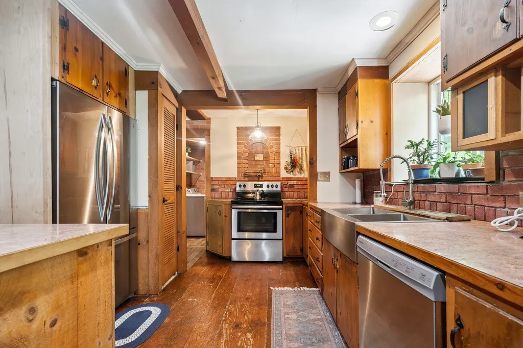 577 North Road Sutton NH 03260
