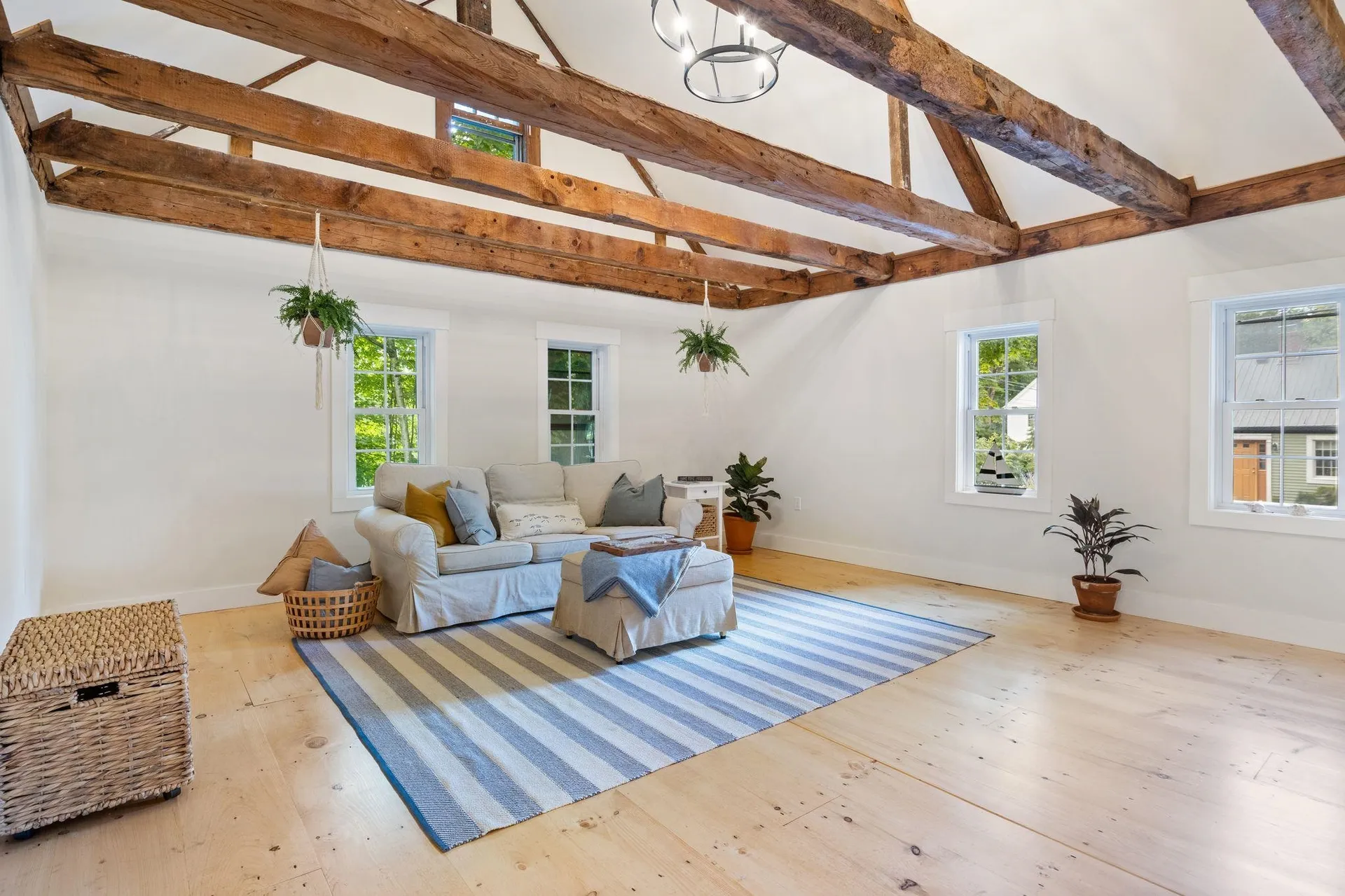 624 South Main Street Wolfeboro NH 03894