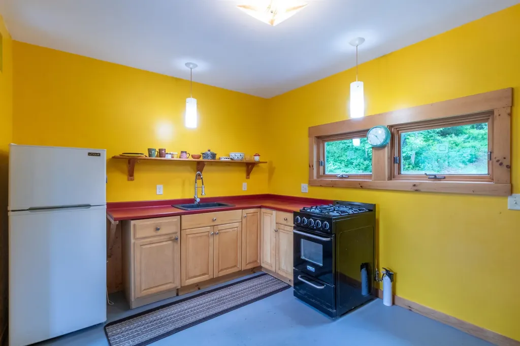 437 Phillips Road Glover VT 05875