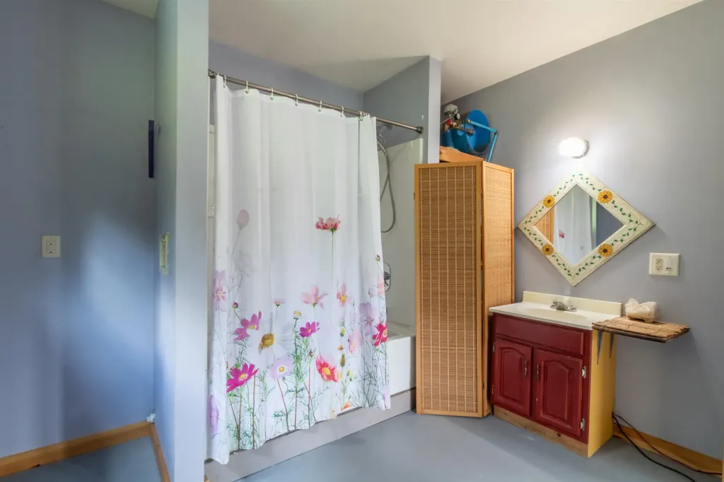 437 Phillips Road Glover VT 05875