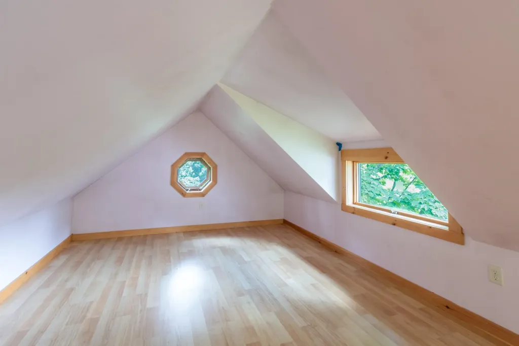 437 Phillips Road Glover VT 05875
