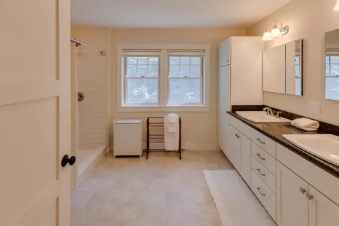 7 Paugus Road Holderness NH 03245