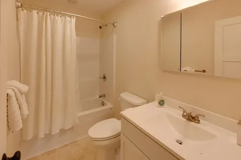 7 Paugus Road Holderness NH 03245