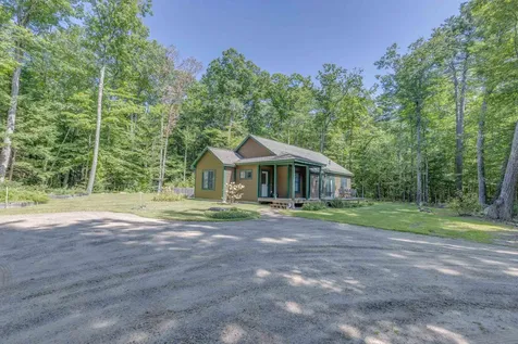 7 Paugus Road Holderness NH 03245