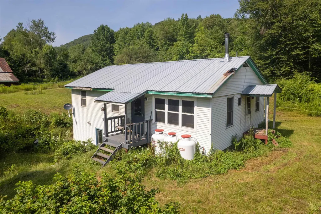 1514 Blackmer Boulevard Stockbridge VT 05772