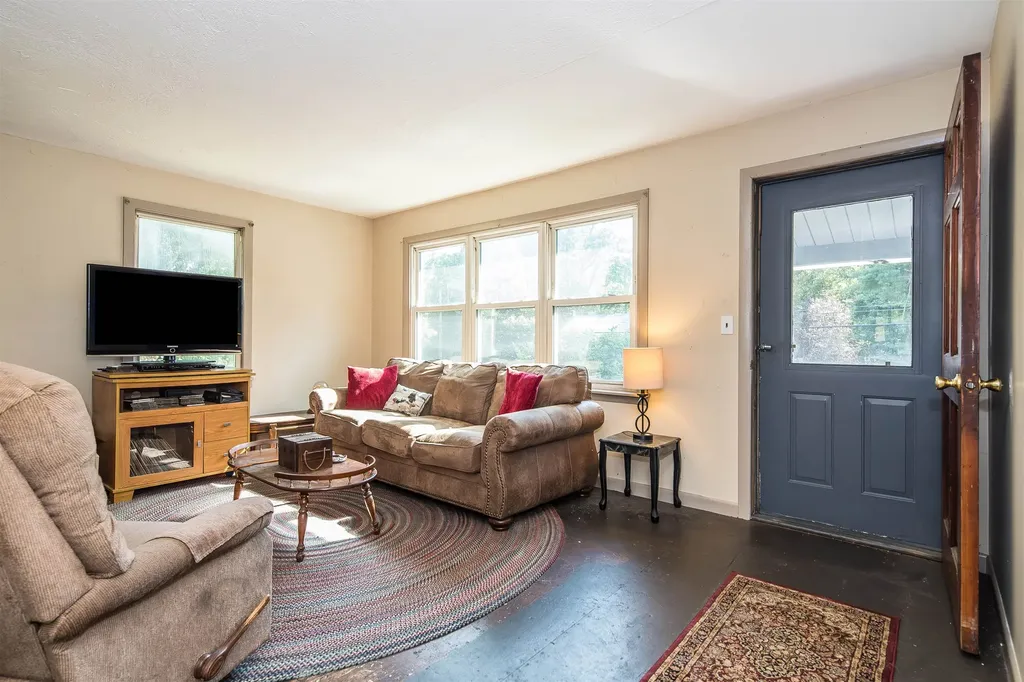 1514 Blackmer Boulevard Stockbridge VT 05772