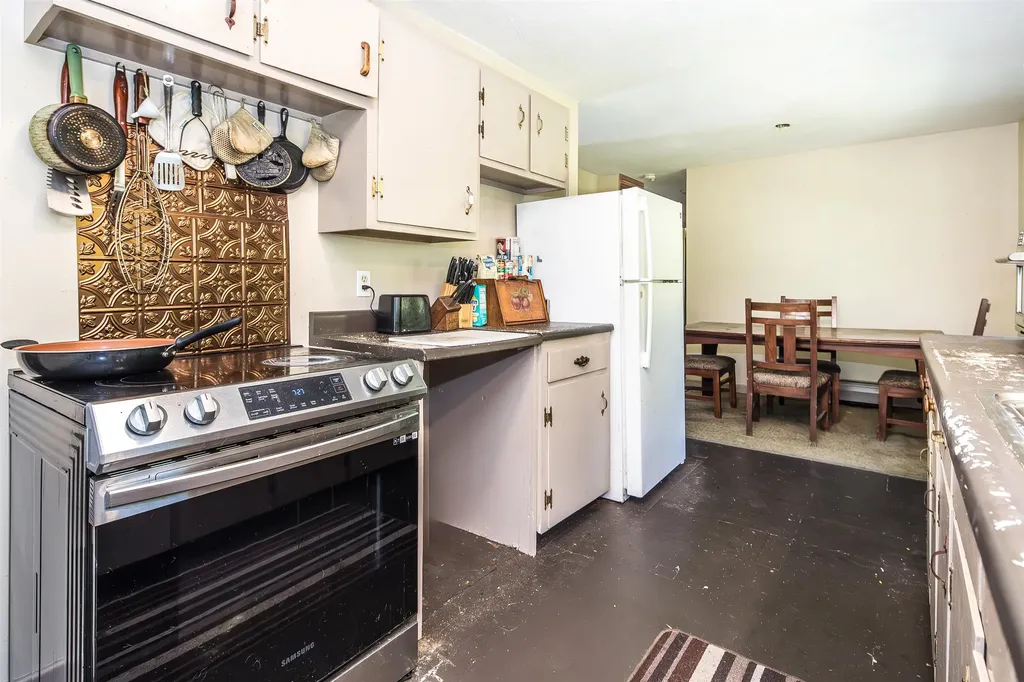 1514 Blackmer Boulevard Stockbridge VT 05772