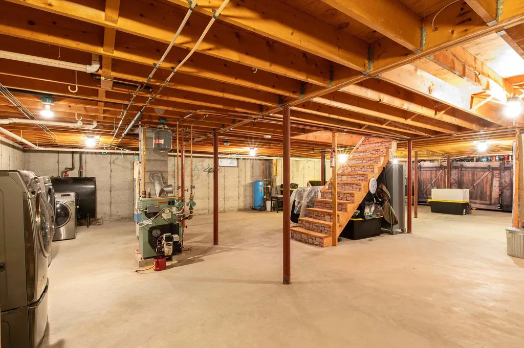 1489 Summit Road Mount Holly VT 05758