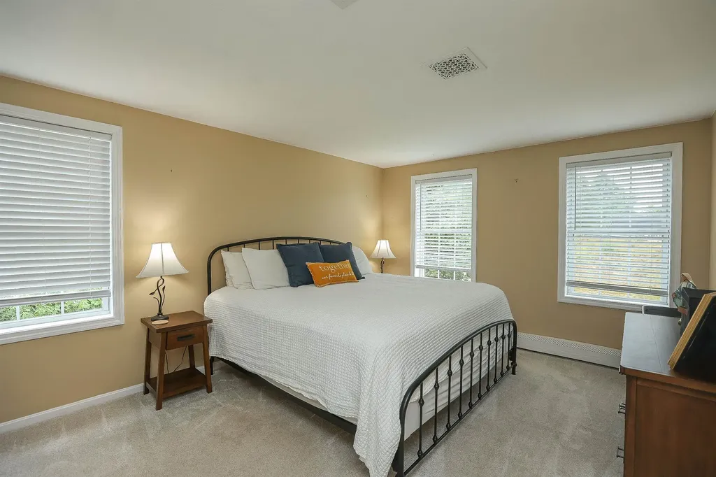 2 Faucher Road Londonderry NH 03053