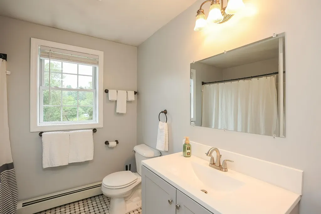 2 Faucher Road Londonderry NH 03053
