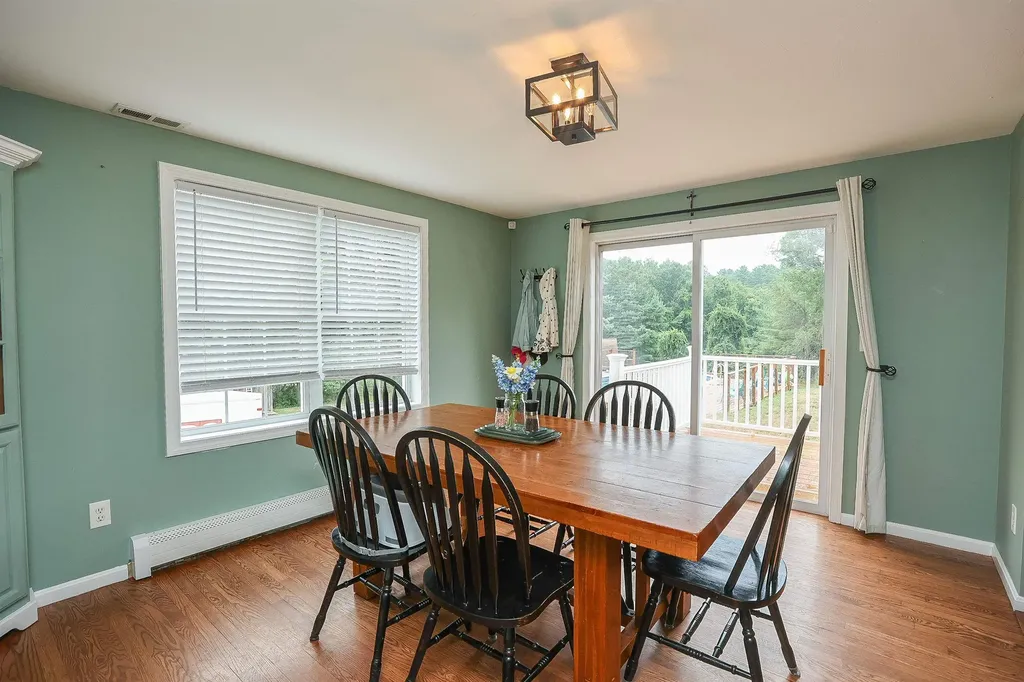 2 Faucher Road Londonderry NH 03053