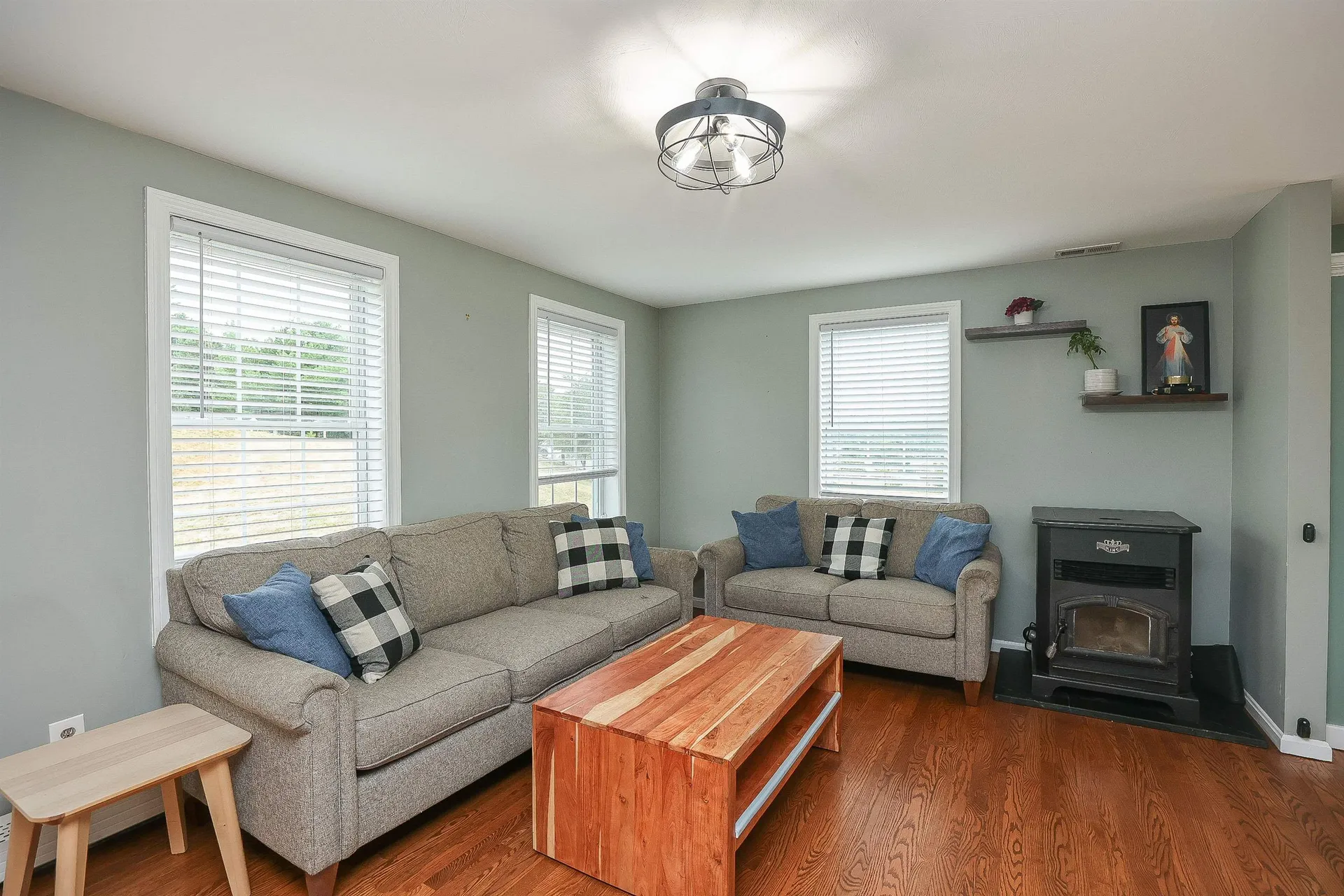 2 Faucher Road Londonderry NH 03053