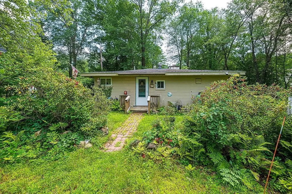 5 Karen Road Dunbarton NH 03046