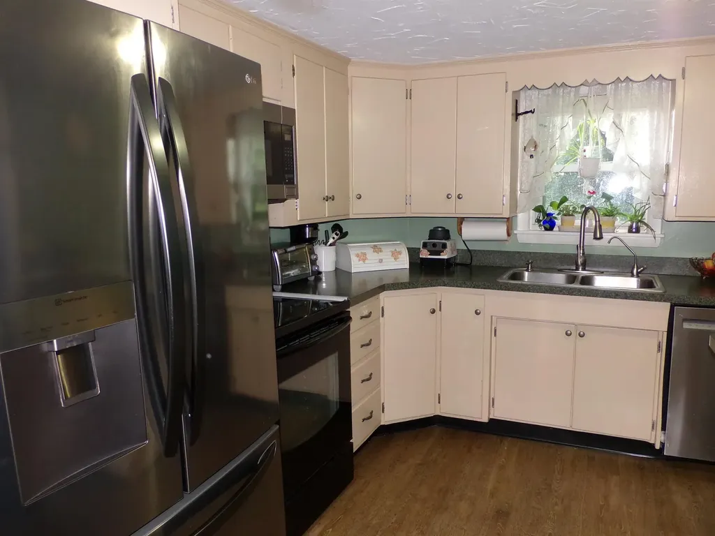 162 Gilford Avenue Laconia NH 03246