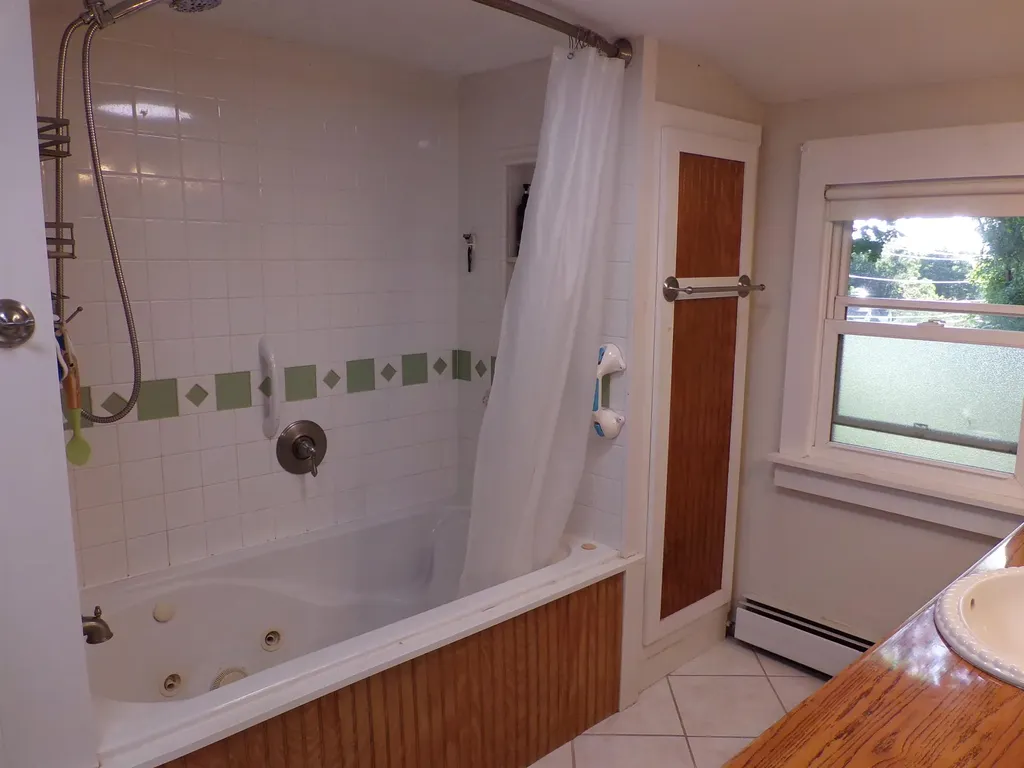 162 Gilford Avenue Laconia NH 03246