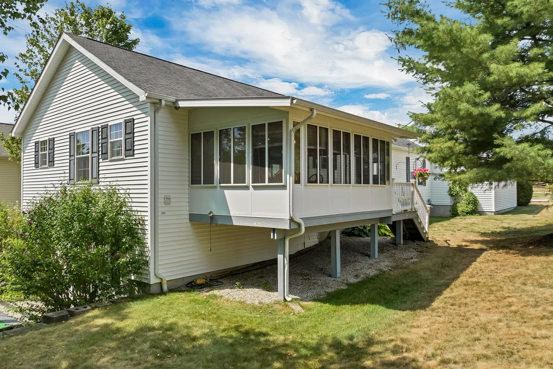 46 Moose Pond Terrace Hooksett NH 03106