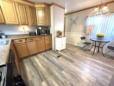 31 Beatrice Street Danville NH 03819-5148